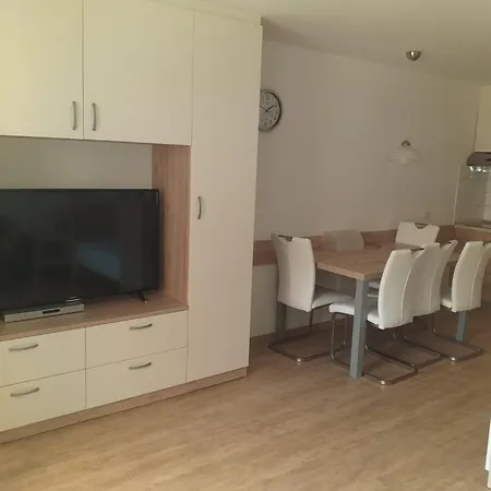 Planika J2